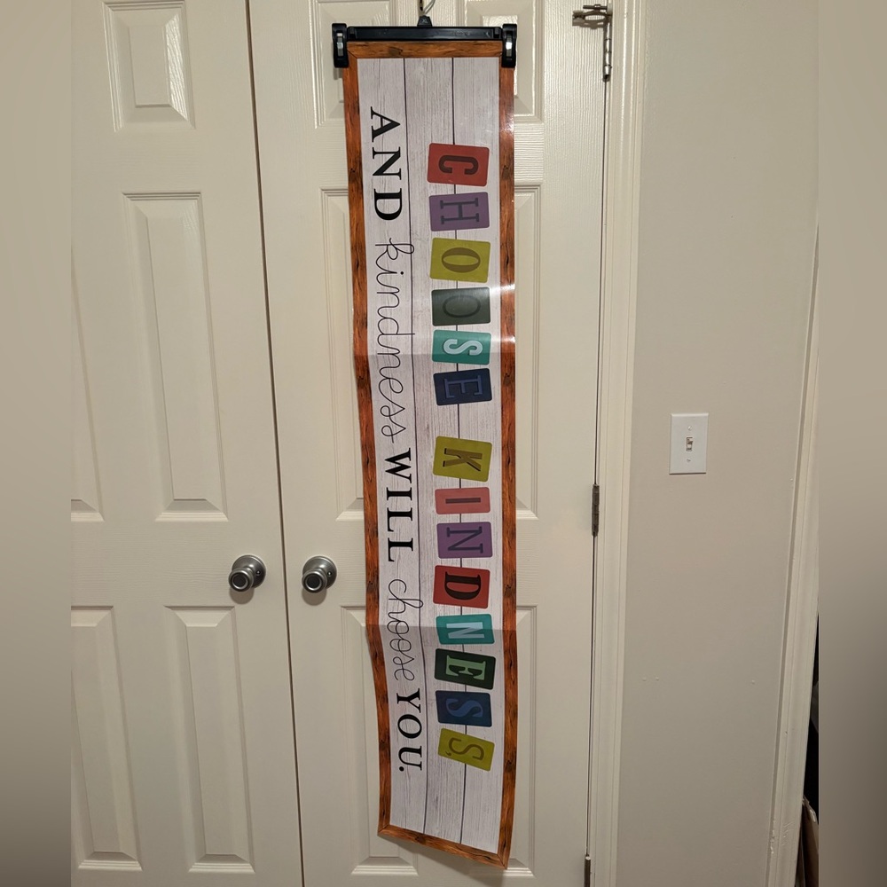 Multicolor 'Choose Kindness' Vertical Wall Art